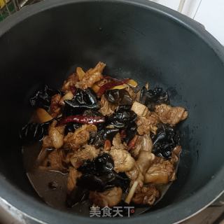 黑木耳焖老鸭的做法步骤：10