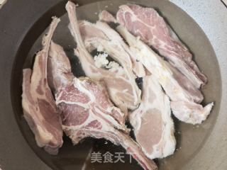 孜然法式羊排的做法步骤：1