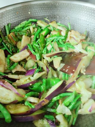 茄子炒豆角的做法步骤：9