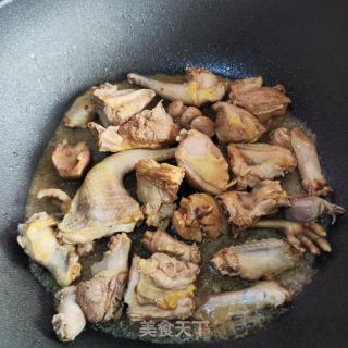 菌菇炖鸽子的做法步骤：4
