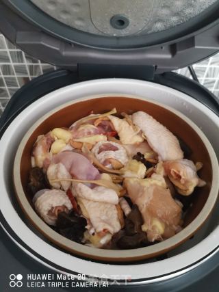 金针木耳蒸鸡的做法步骤：5