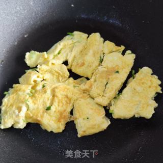 鸡蛋炒苦瓜的做法步骤：3