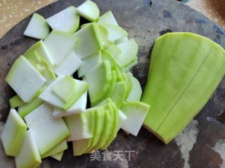 蒲瓜烧蚕豆的做法步骤：2