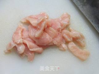 香干鸡胸肉炒西瓜皮的做法步骤：4