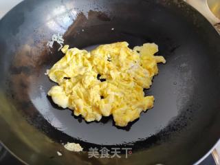 绿豆芽韭菜炒鸡蛋的做法步骤：4