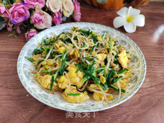 绿豆芽韭菜炒鸡蛋的做法步骤：8