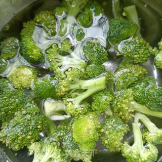木耳西兰花拌牛肉的做法步骤：4