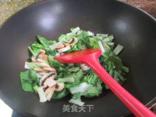 蘑菇毛毛菜荞麦面的做法步骤：4
