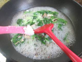 蘑菇毛毛菜荞麦面的做法步骤：6