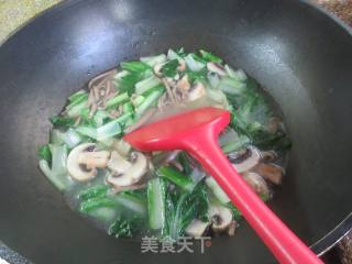 蘑菇毛毛菜荞麦面的做法步骤：7