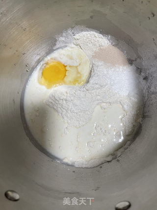 肠仔包的做法步骤：1