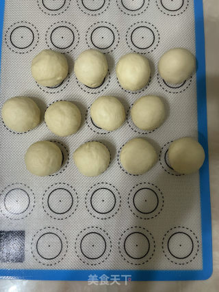 肠仔包的做法步骤：4