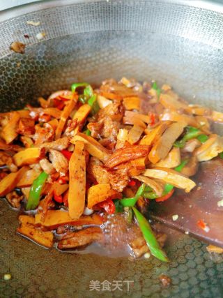 豆干炒肉的做法步骤：9