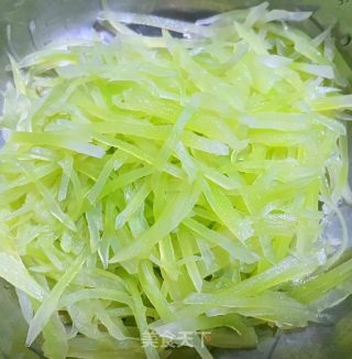 肉末盖莴笋丝的做法步骤：3