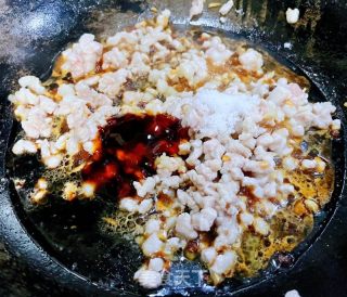 肉末盖莴笋丝的做法步骤：7