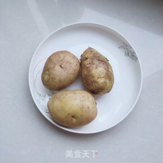 小酥肉蒸土豆的做法步骤：2