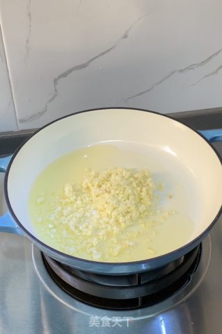 珐琅锅焖小海鲜的做法步骤：1
