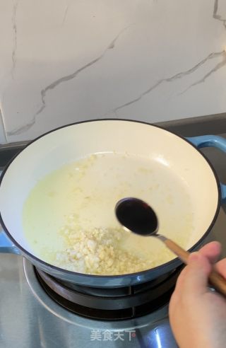 珐琅锅焖小海鲜的做法步骤：2