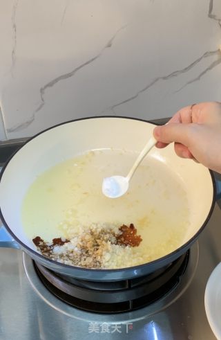珐琅锅焖小海鲜的做法步骤：3