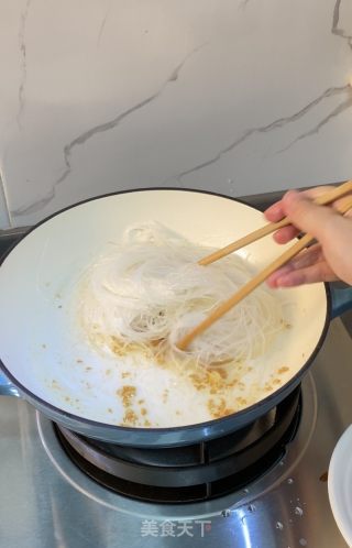 珐琅锅焖小海鲜的做法步骤：6