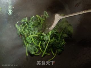 炒番薯叶的做法步骤：2