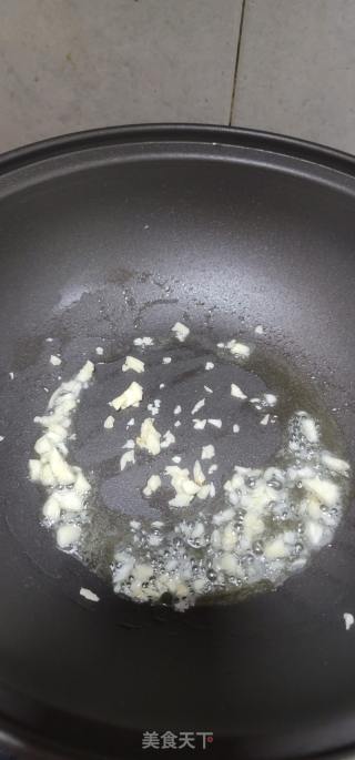 腐乳汁炒番薯叶的做法步骤：4