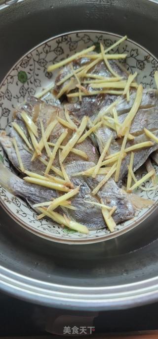 蒸南鲳鱼干的做法步骤：5