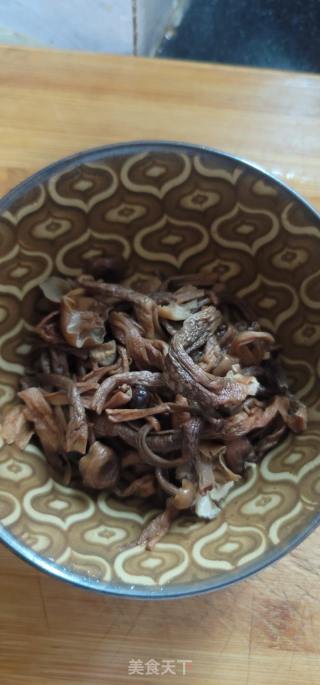 瘦肉蒸鹿茸菇的做法步骤：1