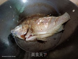 酱香罗非鱼的做法步骤：2
