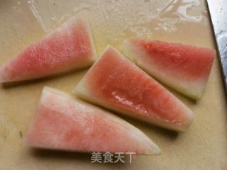 酸辣西瓜皮的做法步骤：1