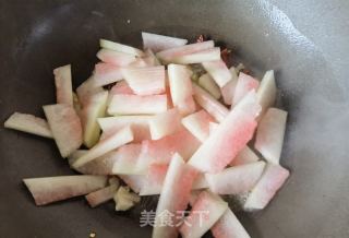 酸辣西瓜皮的做法步骤：4