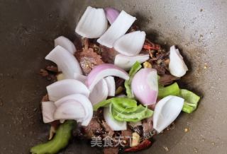 螺丝椒洋葱炒驴肉的做法步骤：8