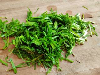 黑木耳绿豆芽炒韭菜的做法步骤：4