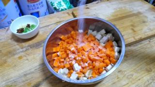 茄子肉丁面的做法步骤：1