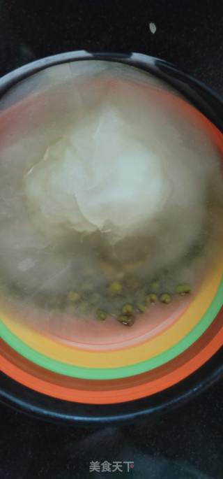 莲子绿豆粥的做法步骤：3