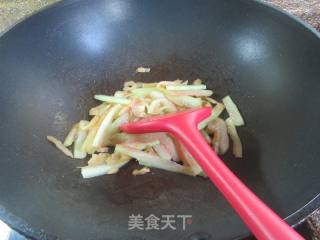 榨菜丝炒西瓜皮的做法步骤：7