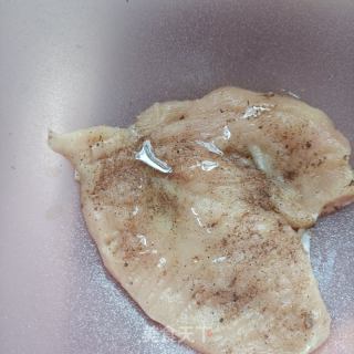 烤鸡胸肉的做法步骤：2