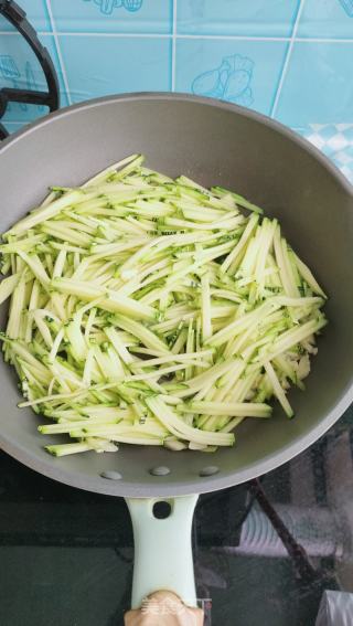 青炒南瓜丝的做法步骤：5