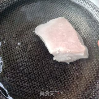 皮蛋瘦肉粥的做法步骤：1