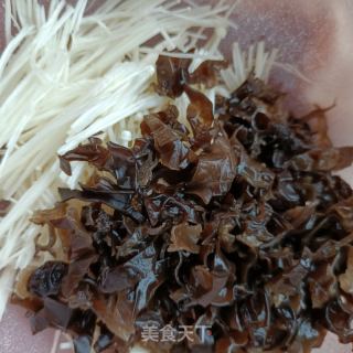 金针菇拌木耳的做法步骤：4