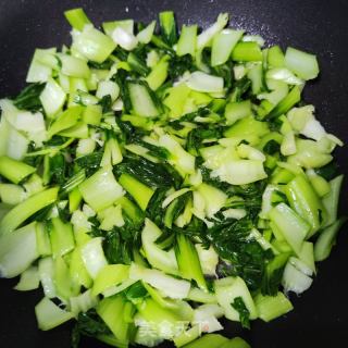 鸡蛋炒青菜菌菇的做法步骤：9