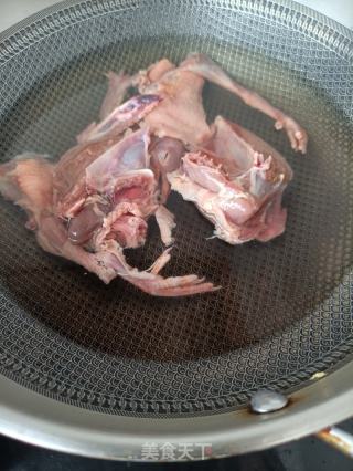 柳树菇鸽子汤的做法步骤：3