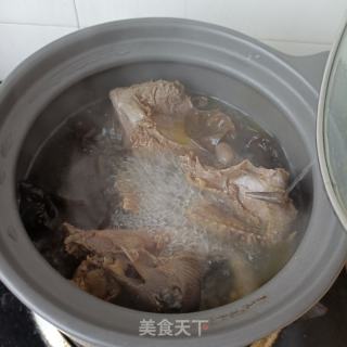 柳树菇鸽子汤的做法步骤：9