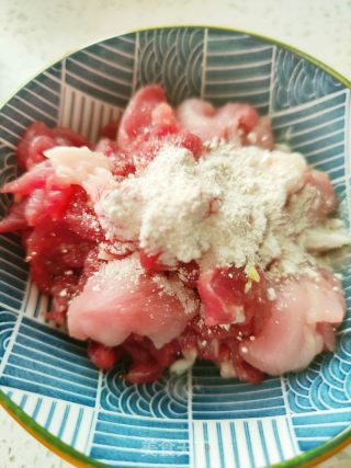 辣椒炒肉的做法步骤：3