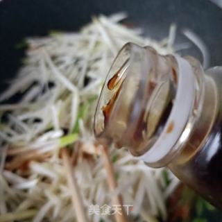 茭白炒三丝的做法步骤：13