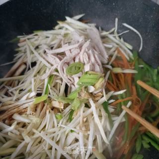 茭白炒三丝的做法步骤：14