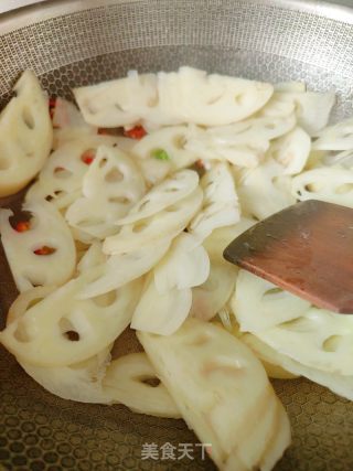 炒藕片的做法步骤：5