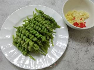 鲜美爽口又好吃～凉拌长豆角的做法步骤：4