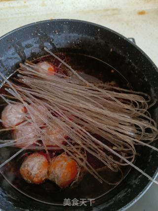 火锅肉丸子煮苕粉的做法步骤：3