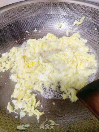 鸡蛋炒烫皮丝的做法步骤：7